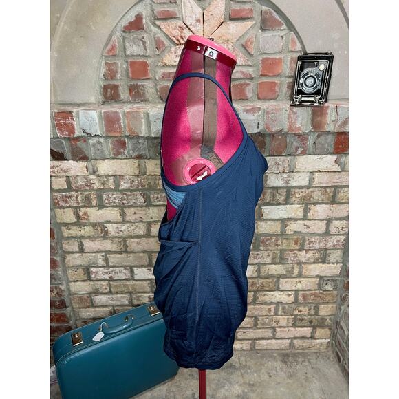 Lululemon CYB tank inkwell blue navy - Picture 8 of 9